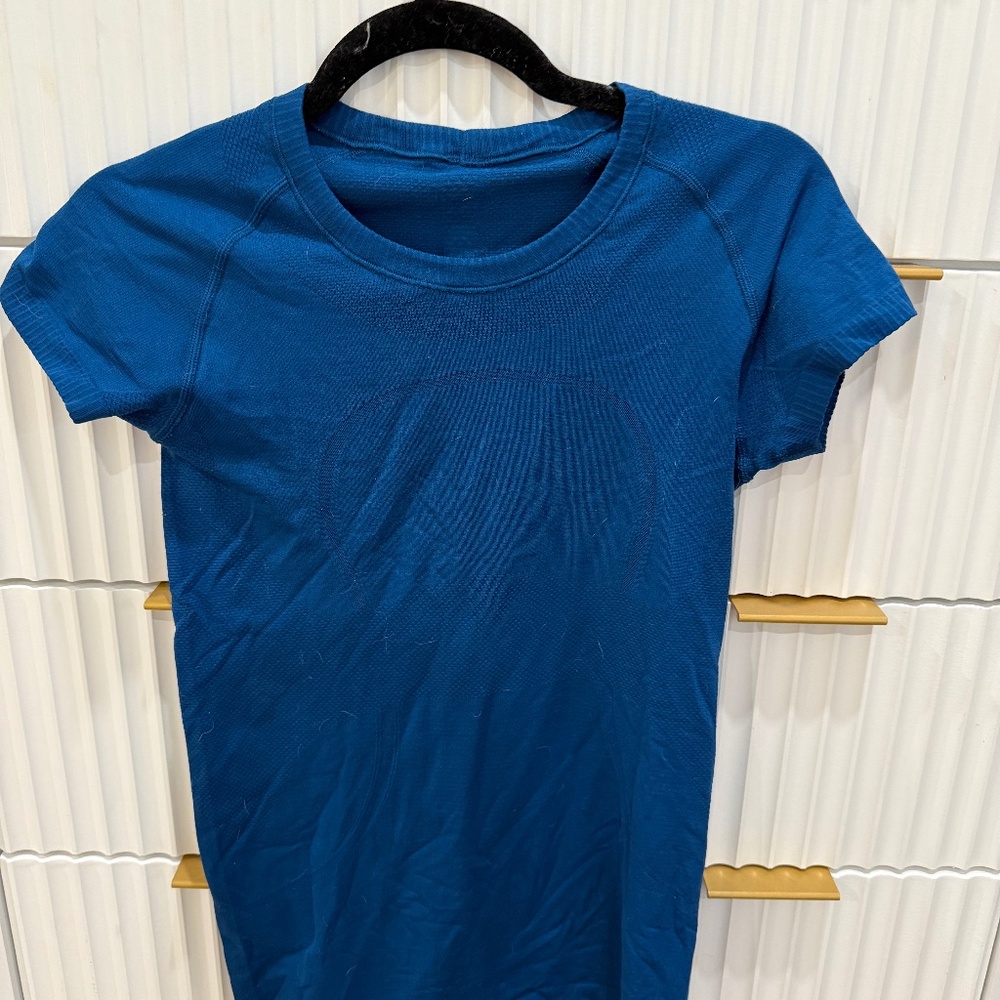 *RARE* LULULEMON SWIFTLY TECH SHIRT